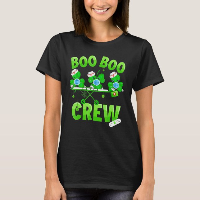 Boo Boo Crew Nurse St Patrick S Day Kleeblatt Face T-Shirt (Vorderseite)