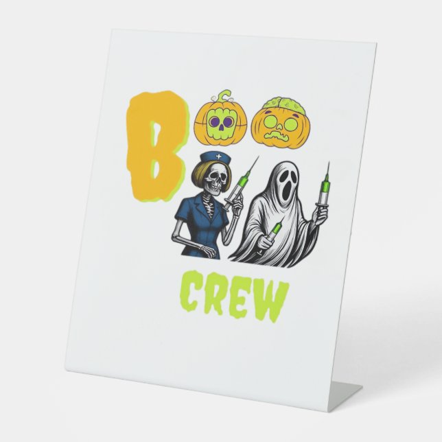Boo Crew Classic T - Shirt Sockelschild (Vorderseite)