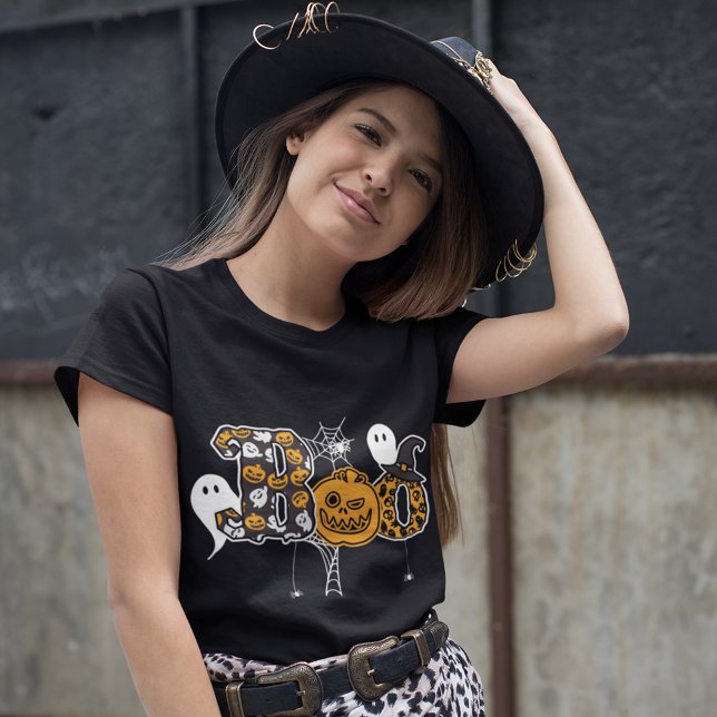Boo Ghosts Pumpkins und Spiders T-Shirt (The perfect tee for Halloween featuring whimsical ghosts, pumpkins, and spiders.)