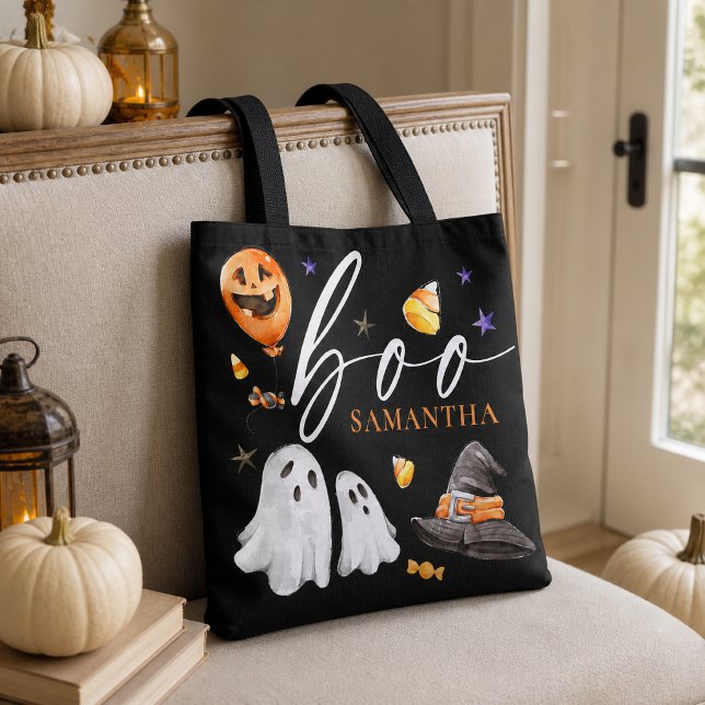 Boo Halloween Wasserfarbe Trick oder Schwarz behan (Playful watercolor Halloween characters pop against the dramatic black background.)