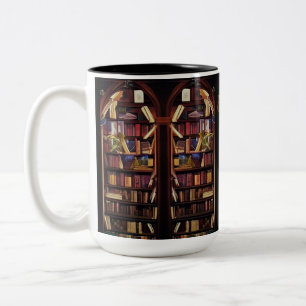 Book Nook Shelves Zweifarbige Tasse