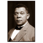 Booker Washington: Afrikanischer amerikanischer Er Freistehende Fotoskulptur<br><div class="desc">Booker Taliaferro Washington, 1856 in die Sklaverei geboren, Rose zu einem prominenten afrikanischen amerikanischen Führer und Erzieher. Nach dem Zivilen Krieg verfolgte er die Bildung und besuchte das Seminar in Hampton, Landwirtschafts- und Wayland. - Im Jahr 1881 gründete Washington die Tuskegee in Alabama, einer Schule, die sich der Berufsausbildung afrikanischer...</div>