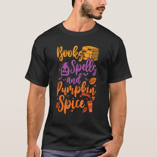 Books Spells Pumpkin Spice Book  Cute Ghost Hallow T-Shirt (Vorderseite)