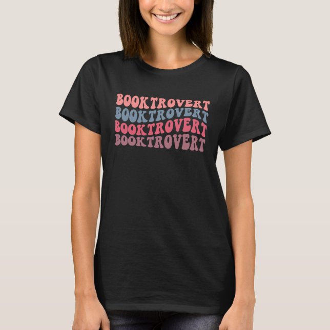 Booktrovert Introvert Book T-Shirt (Vorderseite)