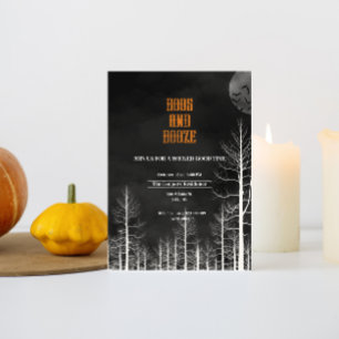 Boos und Booze Dunkelholz-Halloween-Party Einladung