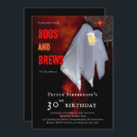 Boos und Brews Ghost Halloween 30. Geburtstags-Par Einladung<br><div class="desc">"Boos and Brews" Geist mit einem Bierstein 30. Geburtstag Party Design. Composite Design von Holiday Hearts Designs.</div>