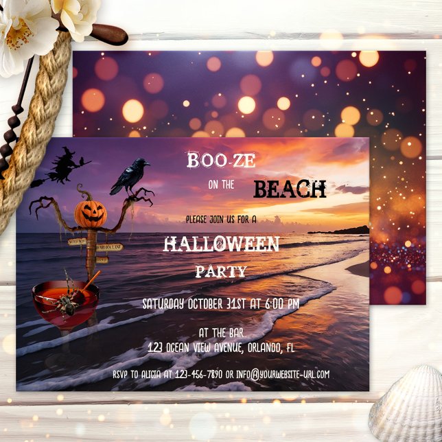 Boost auf dem Strandkneipen-Cocktail-Party Einladung (Halloween cocktail party invitation featuring a sunset on the beach with a cocktail, witch and raven)