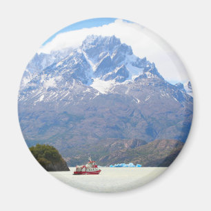 Boot und Berge, Patagonia, Chile Magnet