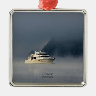 Boote am Foggy Morning Ornament Aus Metall