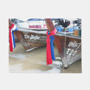 Boote auf den Phi-Phi-Inseln des Strand- , Fußmatte