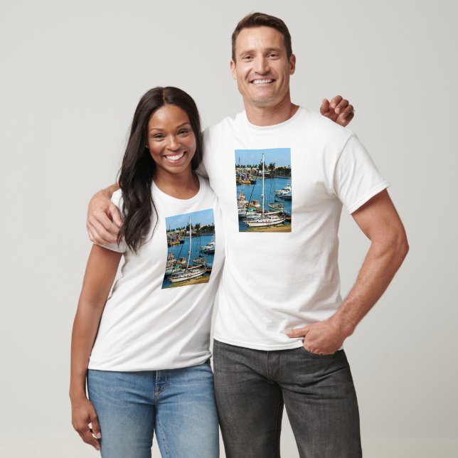 Boote bei Wharf Königs, Bermuda T-Shirt (Unisex)