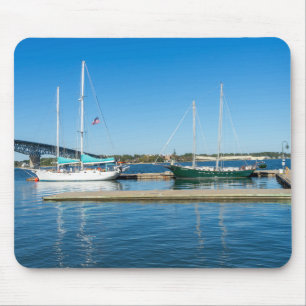 Boote im York River durch Yorktown Mousepad