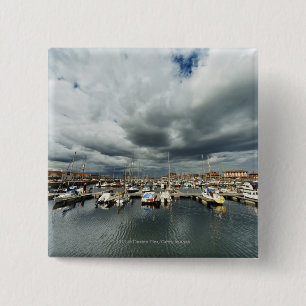 Boote in einem Hafen Button