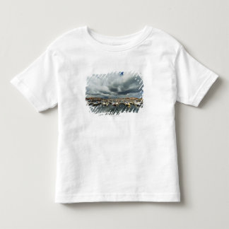 Boote in einem Hafen Kleinkind T-shirt