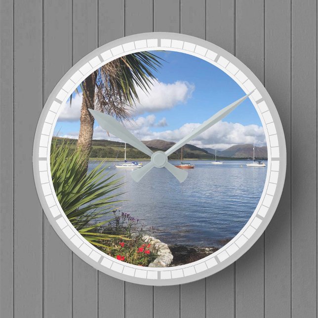 Boote in Port Bannatyne, Insel Bute, Schottland Runde Wanduhr (Von Creator hochgeladen)