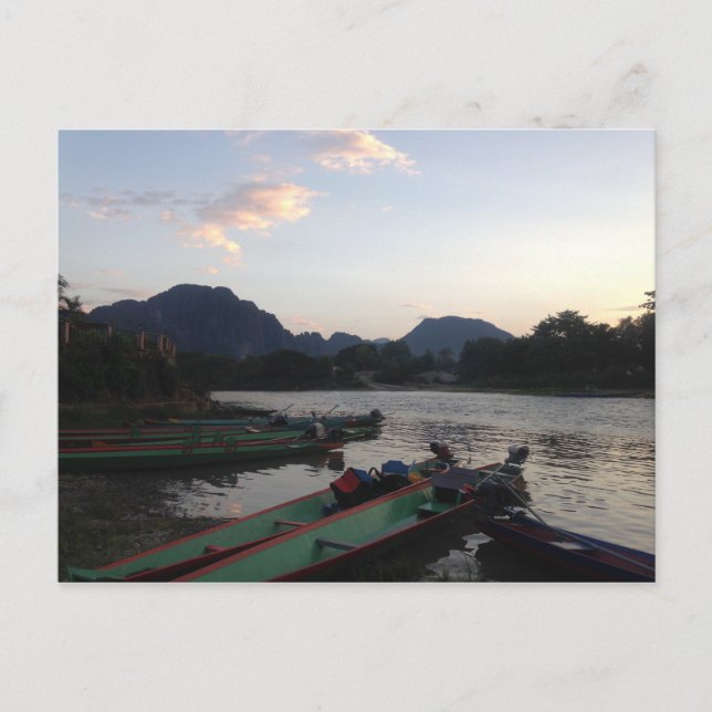 Boote in Vang Vieng Postkarte (Vorderseite)