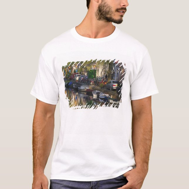 Boote und Gebäude entlang des Kanals, T-Shirt (Vorderseite)