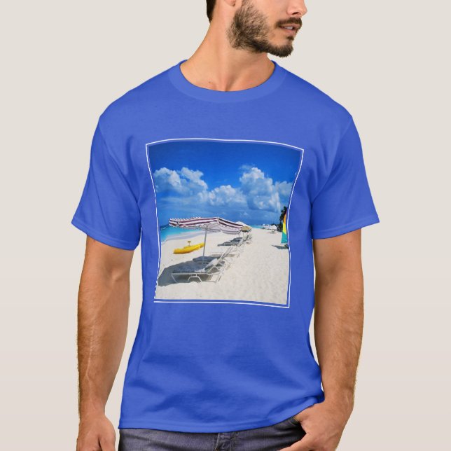 Boote und Strand-Stühle T-Shirt (Vorderseite)