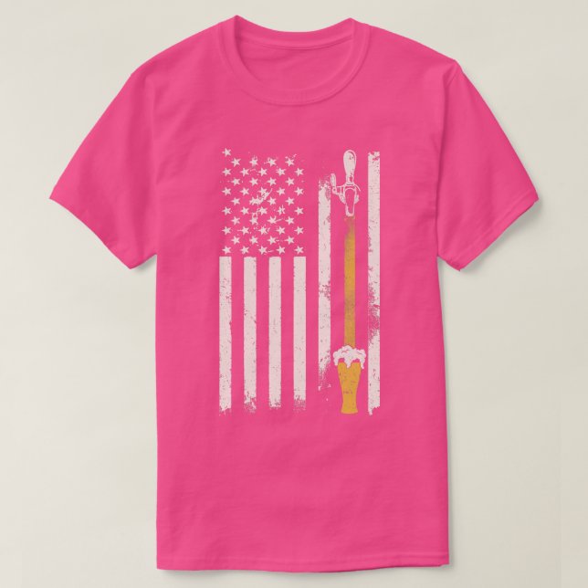 Boote unter Gestochen amerikanischer Flagge T-Shirt (Design vorne)