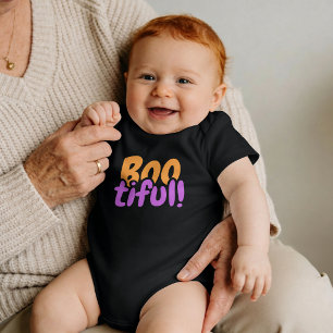 BOOtiful — Halloween-Blasen-Lettern Baby Strampler