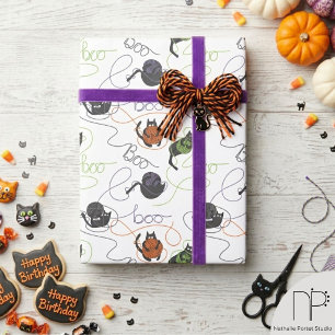 Bootigezähmtes Schwarzes Katzen und GarnHalloween Geschenkpapier