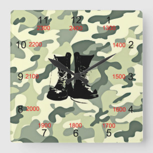 Boots & Camo Military Wall Clock Quadratische Wanduhr