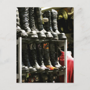 Boots Galore auf Camden Markets, London Postcard Postkarte