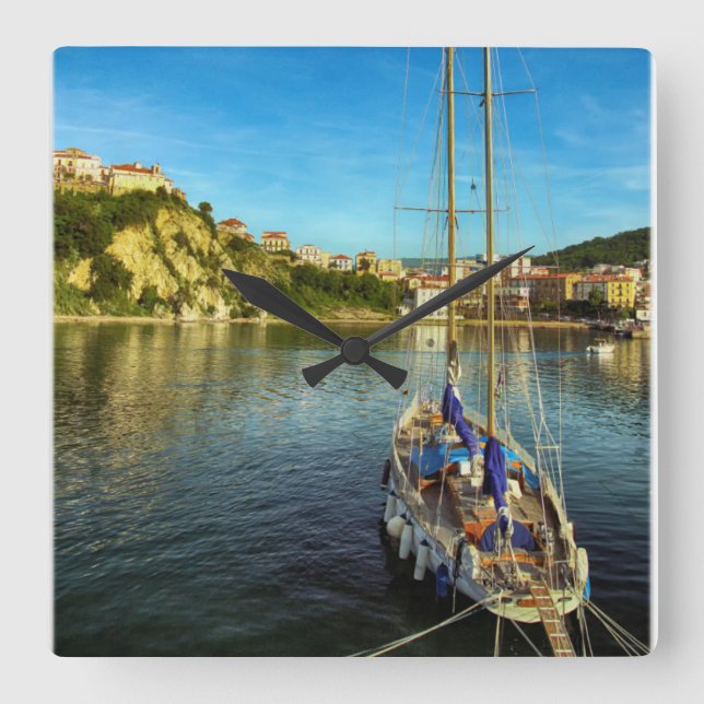 Bootsanflug an der Küste | Agropoli Quadratische Wanduhr (Vorderseite)