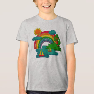 Bootslandschaft unter Sonnenwolken und Regenbogen Tri-Blend Shirt