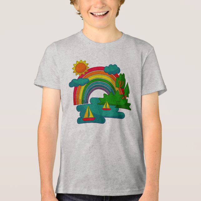Bootslandschaft unter Sonnenwolken und Regenbogen Tri-Blend Shirt (Vorderseite)