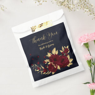 Bordeaux-Hochzeit und Goldmedaille Geschenktütchen