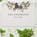 Bordeaux-Marinebar Geschirrtuch<br><div class="desc">Rustikales Blattwerk, Blumenstrauß und Junggesellenabschiede Zuhause personalisieren das Set für Hochzeitsgeschenke. Dieses moderne rustikale Set mit wunderschönem, weißem, bordeauxfarbenem, marineblau-blassrosa Blumenmuster, Hirschgeweih, wird in Ihrem Zuhause und in der Erinnerung Ihres besonderen Tages elegant aussehen.</div>