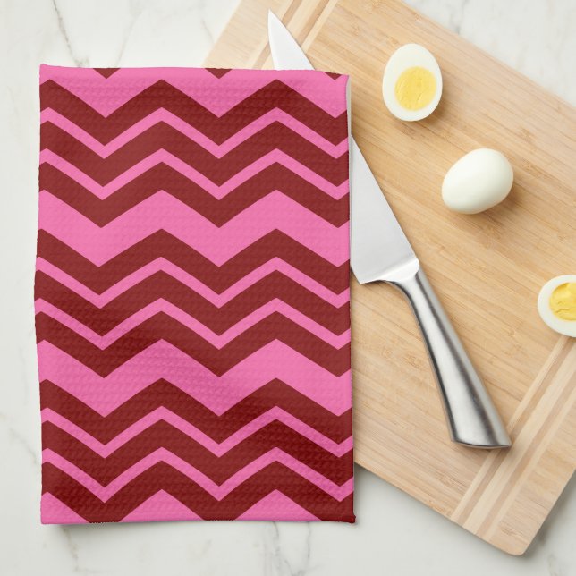 Bordeauxrot Pink Chevron Zickzack-Muster  Geschirrtuch (Viertel Falte)