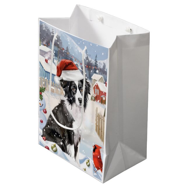Border Collie Dog Winter Wunderland Weihnachtsfreu Mittlere Geschenktüte (Vorderseite Schrägansicht)