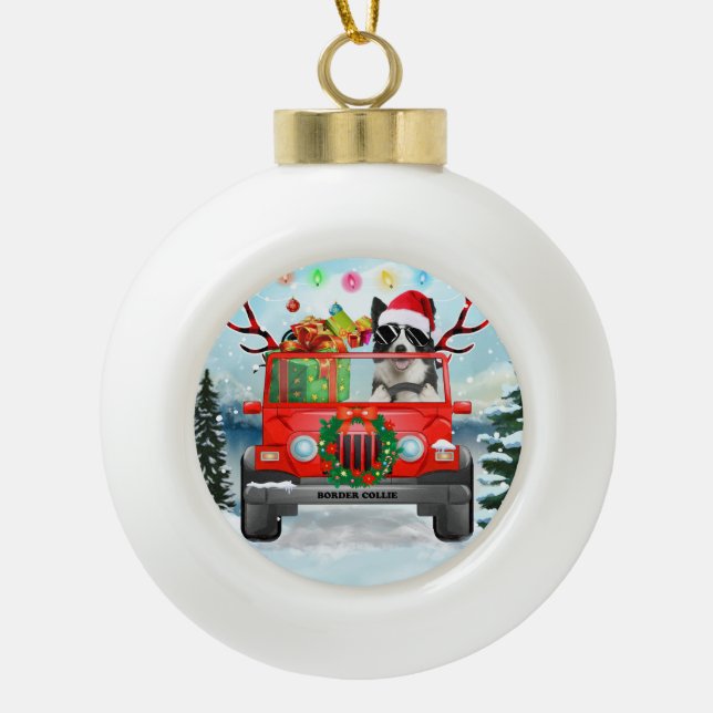 Border Collie Hund mit Weihnachtsgeschenken Keramik Kugel-Ornament (Vorderseite)