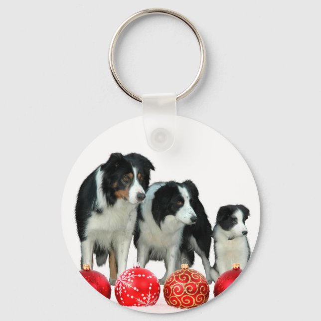 Border Collie Hunde mit Red Christmas Ornaments Schlüsselanhänger (Vorderseite)