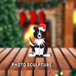 Border Collie Weihnachtsmann Ornament Fotoskulptur Ornament<br><div class="desc">Adorable,  schwarz-weiße Border Collie Cartoon Grafik mit einem rot-weißen Weihnachtshut,  und hat rosa Zunge heraus. Schaubild: Lori@SaltTownStudio</div>