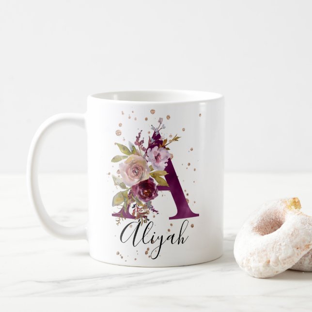 Borgundy Pink Cream Floral Letter A Monogram Kaffeetasse (Mit Donut)