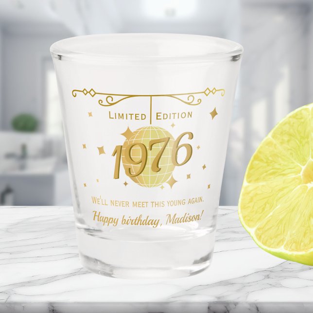 Born in 1976 50th birthday party drinks barware schnapsglas (Von Creator hochgeladen)