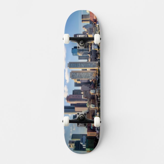 Boston-Skyline von der Ufergegend Skateboard (Vorderseite)