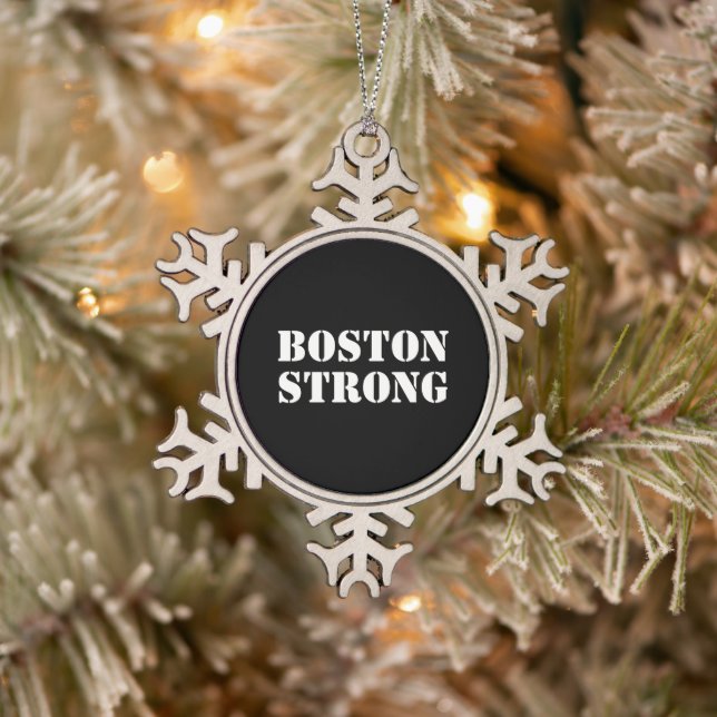 "Boston Strong" schwarz Schneeflocken Zinn-Ornament (Baum)