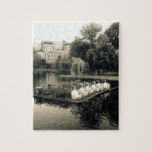 Boston Swan Boote in Schwarz und Weiß Puzzle