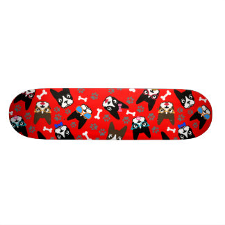 Boston-Terrier-niedlicher Schnurrbart-lustige Skateboard