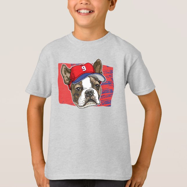 Boston Terrier Red Baseball Hat BKG T-Shirt (Vorderseite)