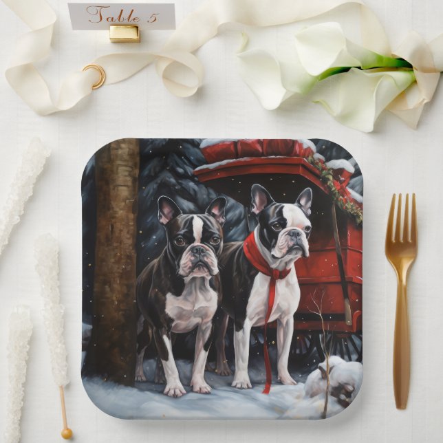 Boston Terrier Snowy Sleigh Weihnachtsdekor Pappteller (Hochzeit)