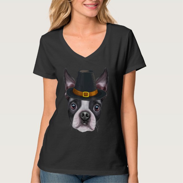 Boston Terrier trägt Pilgrim Hat Erntedank T-Shirt (Vorderseite)