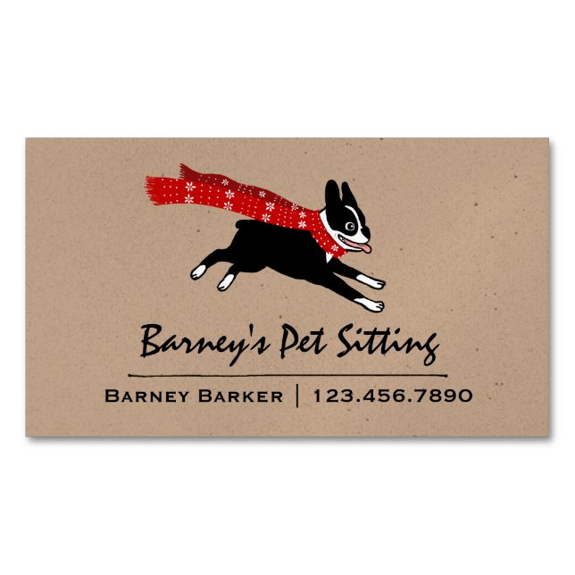 Boston Terrier Wearing Red Winter Scarf Magnetische Visitenkarte (Vorderseite)
