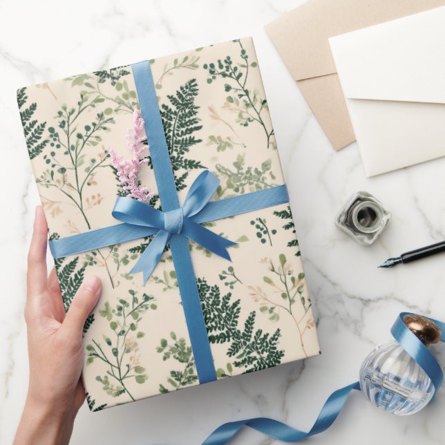 Botanical Green Fern Beige Floral Pattern Geschenkpapier (Schenken)