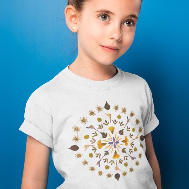 Botanische Mandala-Pressed- Flower-Kunst T-Shirt (Von Creator hochgeladen)