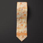 Botanischer abstrakter Pfirsich und Tan Krawatte<br><div class="desc">Mit unserem Abstrakten Peach and Tan Botanical Neck Tie schaffen Sie ein modernes und stilvolles Ambiente. Die einzigartige Kombination aus Pfirsich und Bräune,  zusammen mit dem abstrakten botanischen Muster,  schafft ein unverwechselbares Erscheinungsbild. Entdecken Sie unsere passenden Socken,  um Ihr Aussehen zu vervollständigen.</div>